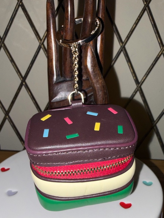 kate spade Handbags - Kate Spade 3-D Coin Purse Nwot
